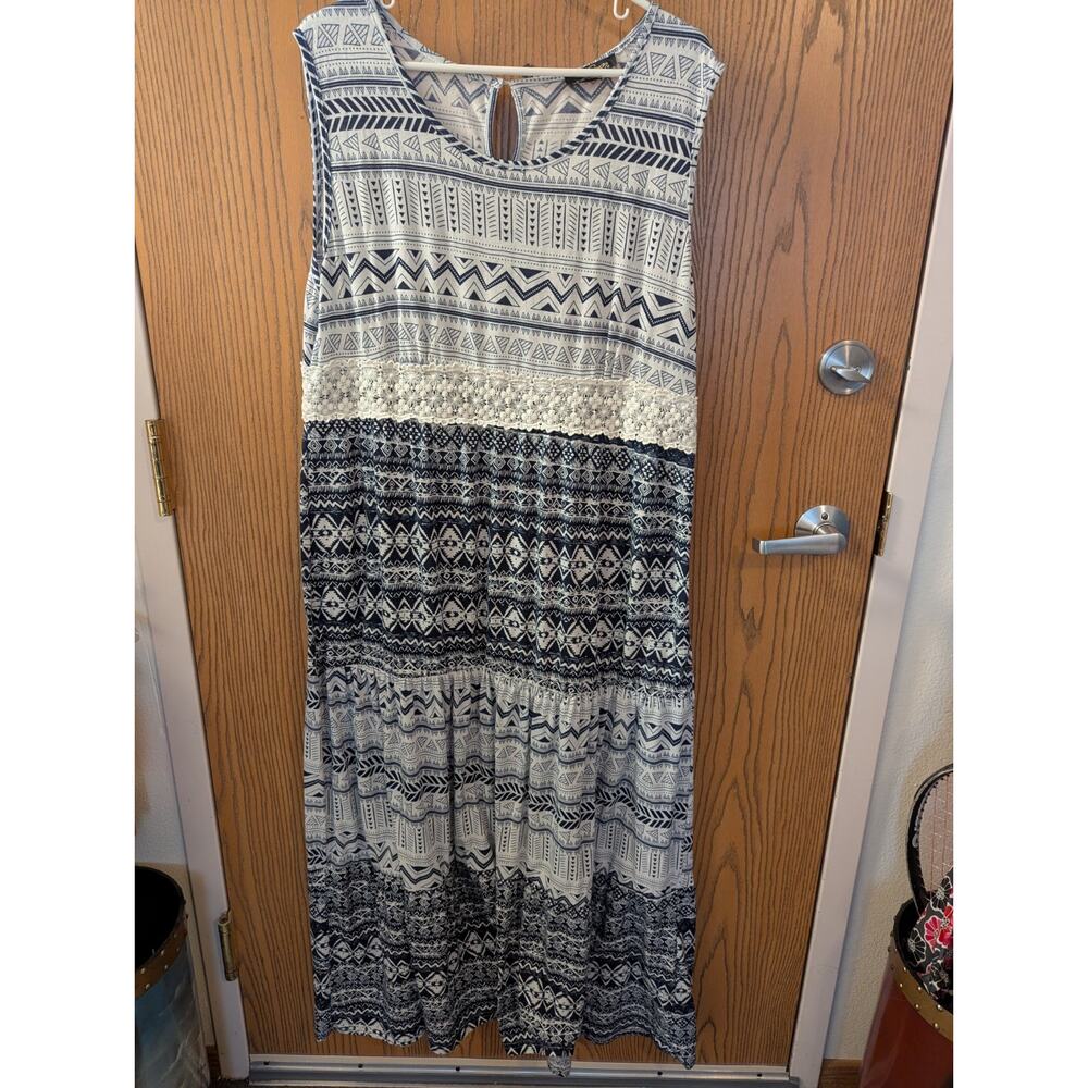 Suzanne Betro Women's Geo Pattern Maxi Dress Blue White Size 2X